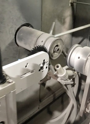 เครื่องบดทราย CNC ที่มีความแม่นยํากับหุ่นยนต์